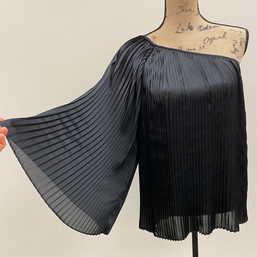 Ark and co. black one shoulder accordion blouse tunic top